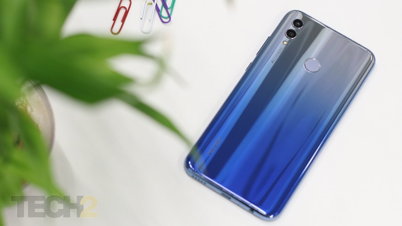The Honor 10 Lite looks great but doesn't manage to impress when it comes to camera performance. Image: tech2/ Omkar Patne